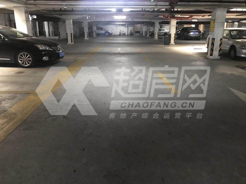 君御花园出租房卧室