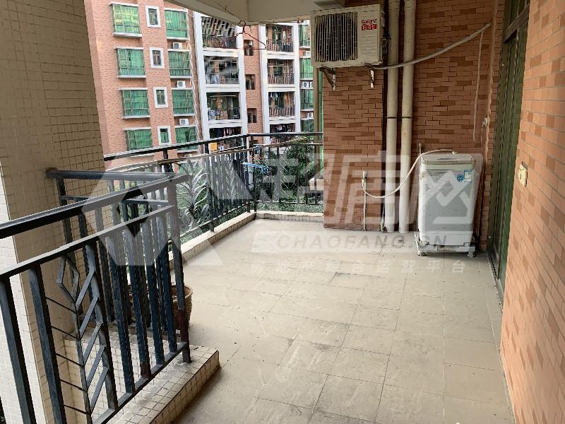 星豪湾出租房阳台
