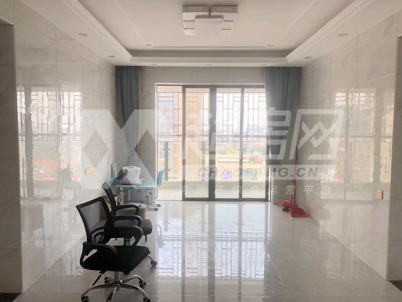 龙江中心出租房客厅