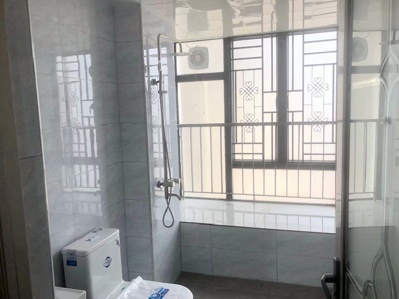 龙江中心出租房书房