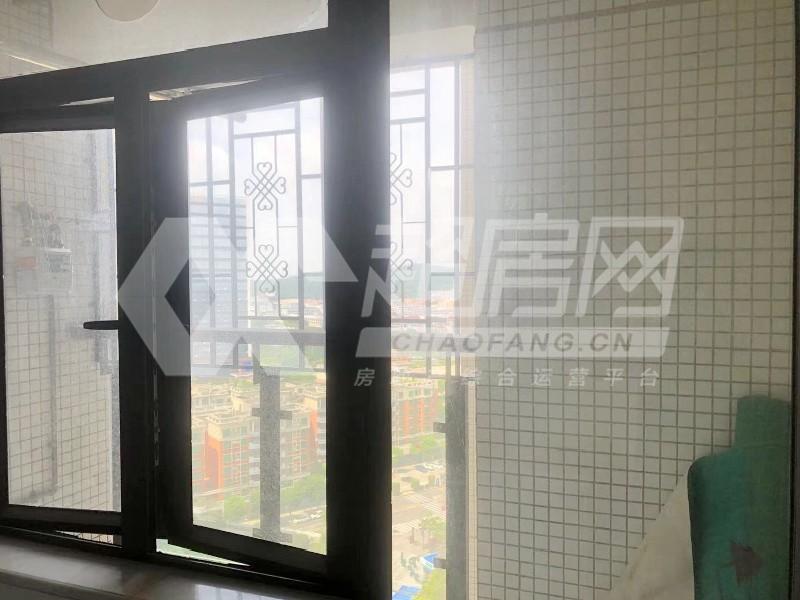 龙江中心出租房阳台