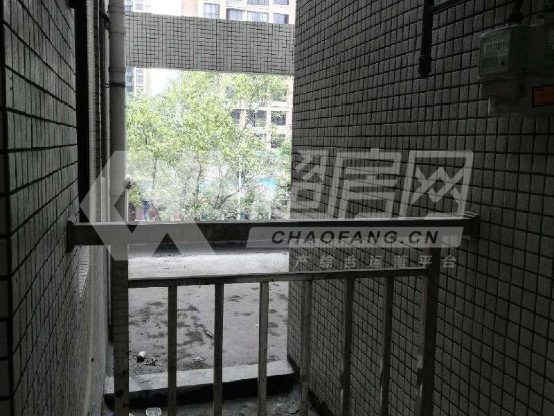 威博大厦出租房露台