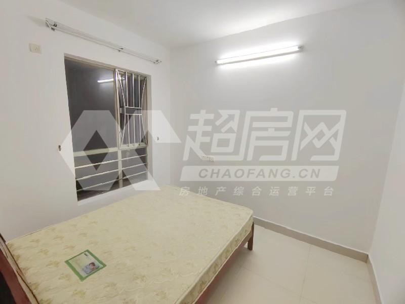 金碧新城出租房卧室