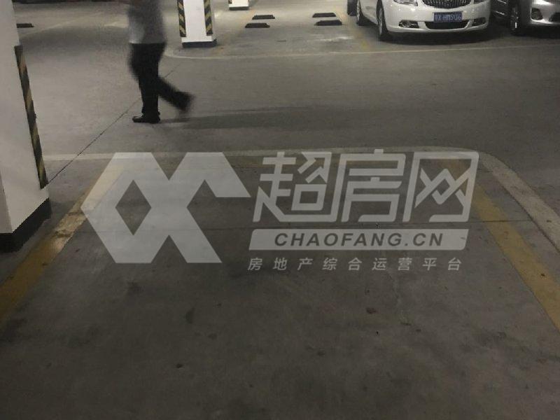 万科沁园出租房客厅