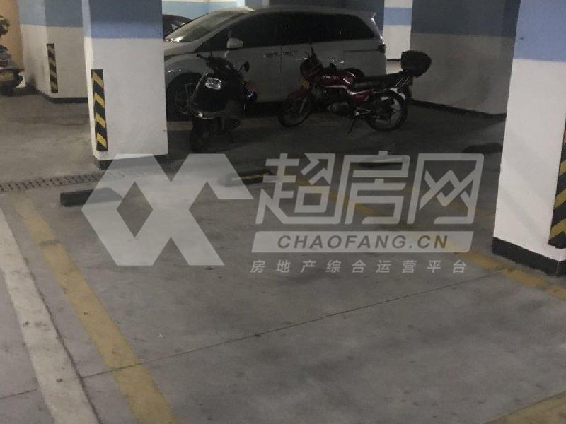 万科沁园出租房卧室