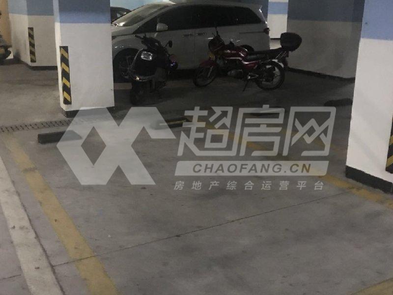 万科沁园出租房卧室