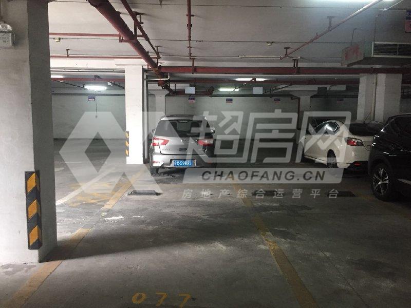 涛汇领御花园出租房卧室