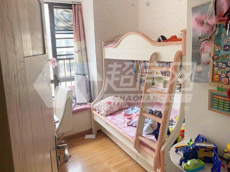 龙湖春江名城出租房卧室