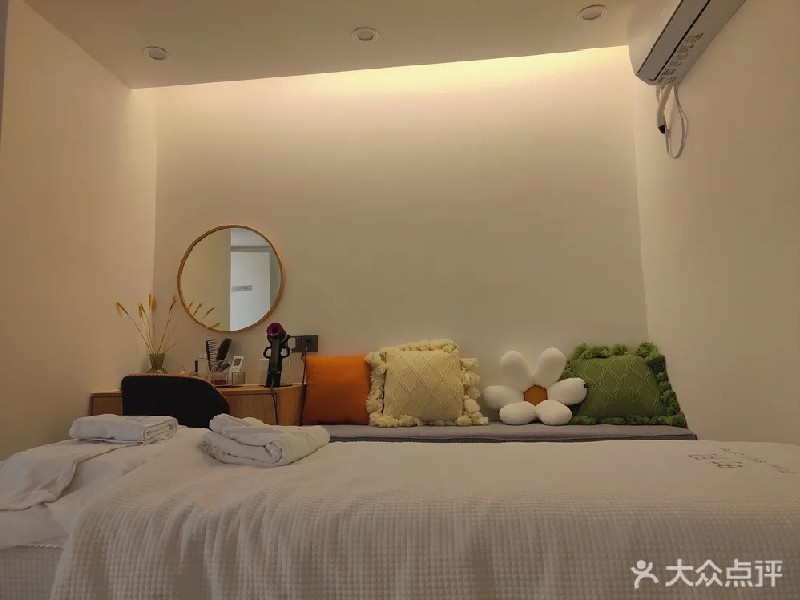 天品花园出租房厨房及卫生间
