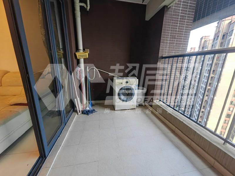 万科沁园出租房阳台
