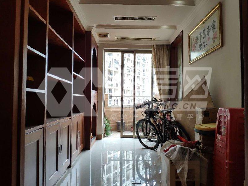 兰乔圣菲出租房书房