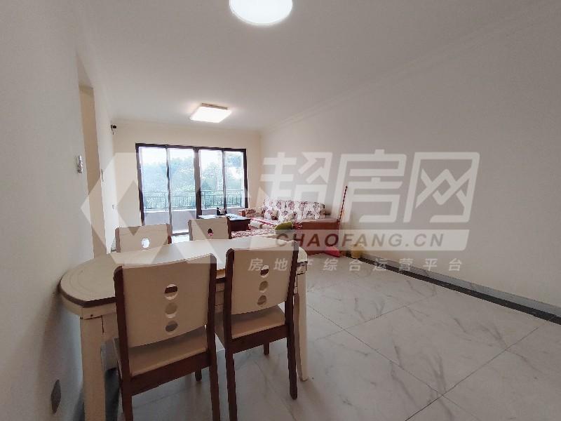 伦教碧桂园珑湾苑出租房客厅