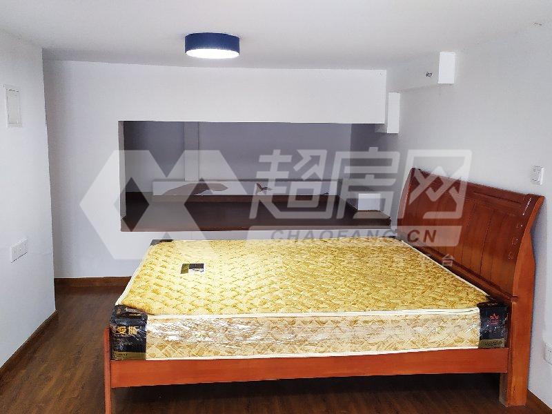 龙光尚街出租房卧室