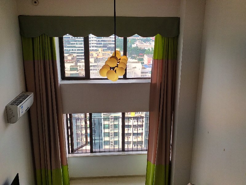 龙光尚街出租房卧室