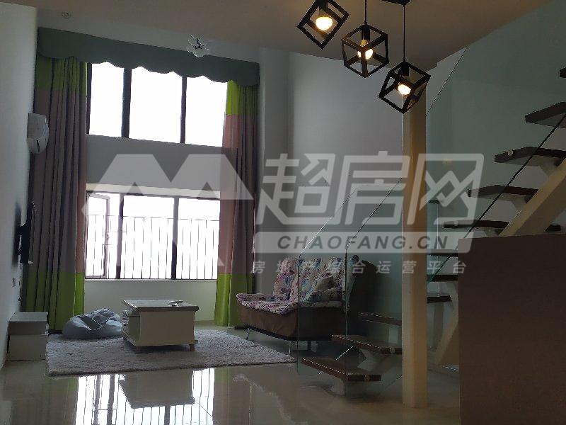 龙光尚街出租房卧室