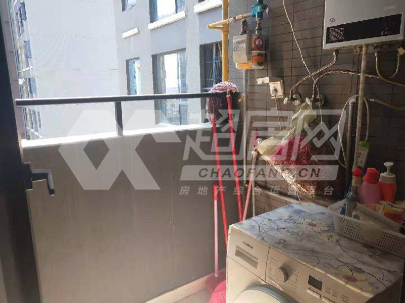 万科沁园出租房阳台