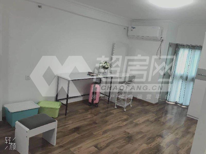 嘉德尚层出租房客厅