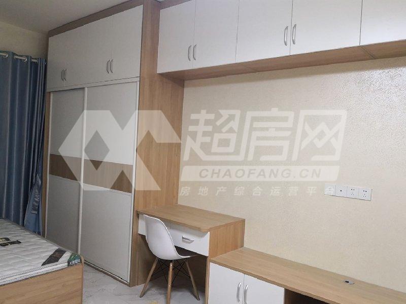 碧桂园风情荟庭出租房卧室