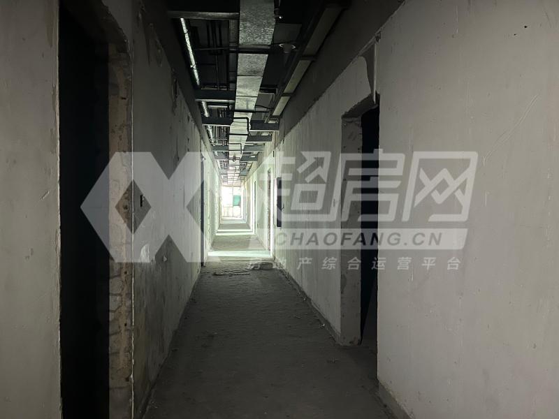 大门居委会出租房阳台
