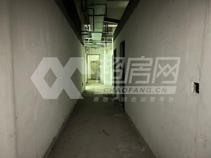 大门居委会出租房阳台