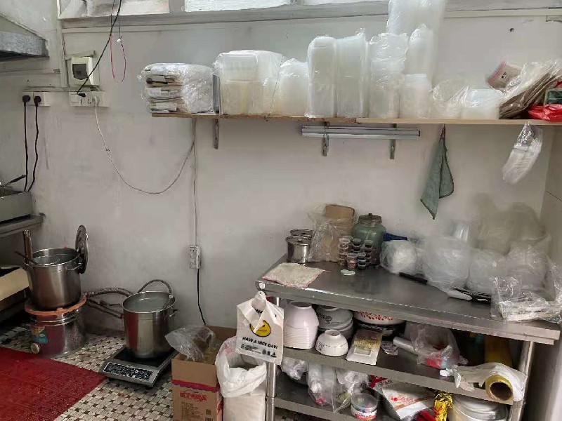 鸿图新村出租房厨房及卫生间