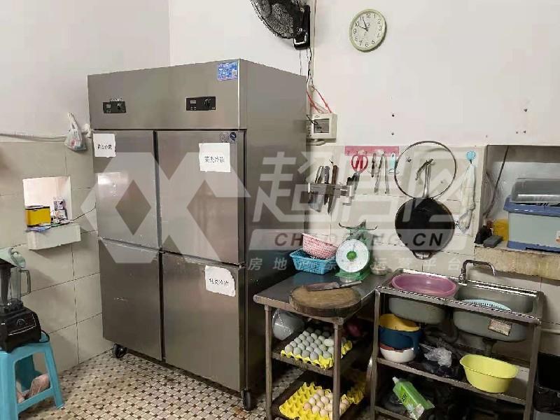 鸿图新村出租房卧室