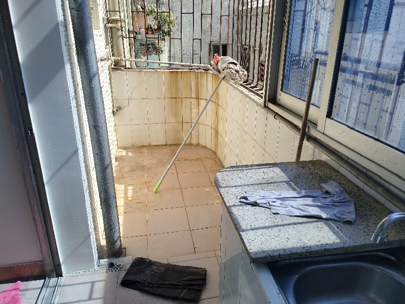 桂畔花园出租房书房