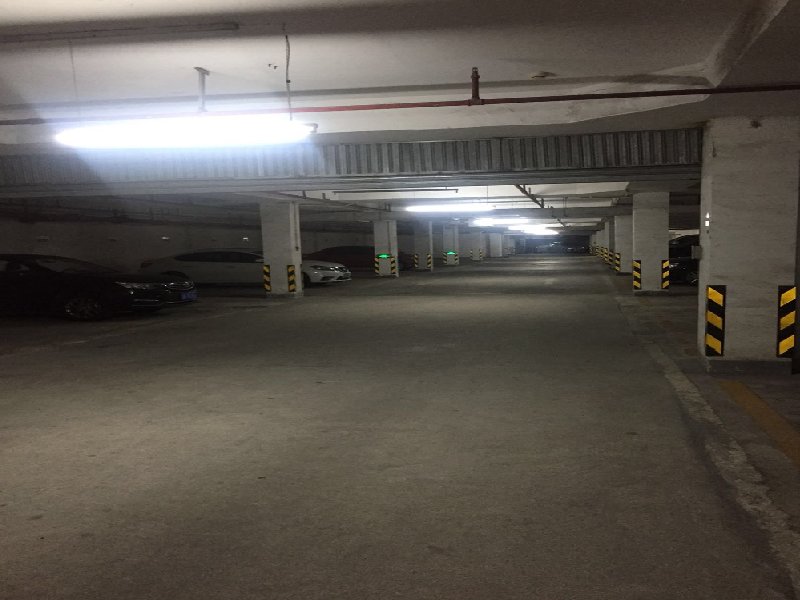 明日华府出租房卧室