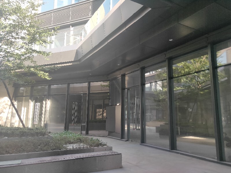 保利中悦公寓出租房客厅