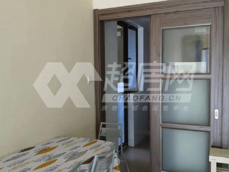 碧桂园听涛苑出租房客厅