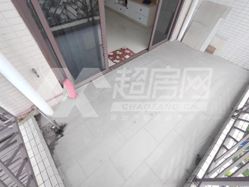海悦新城出租房阳台
