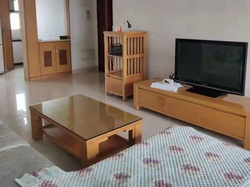 新城湾畔出租房客厅