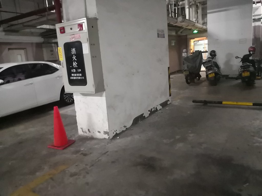 明日华府出租房卧室