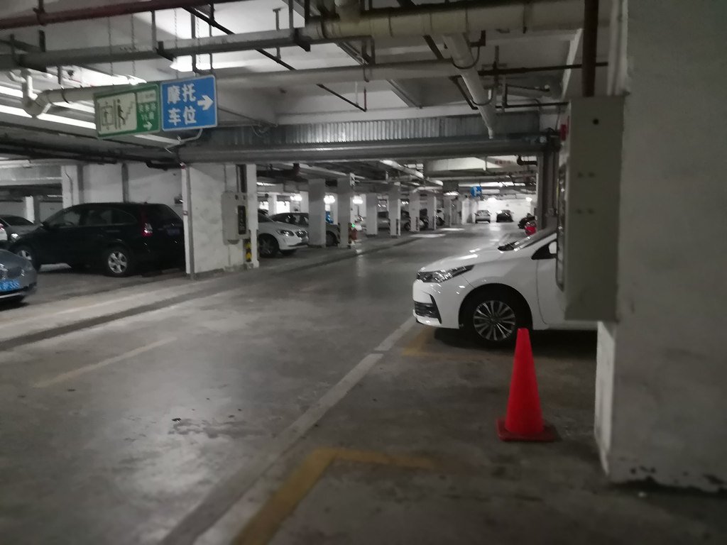 明日华府出租房卧室