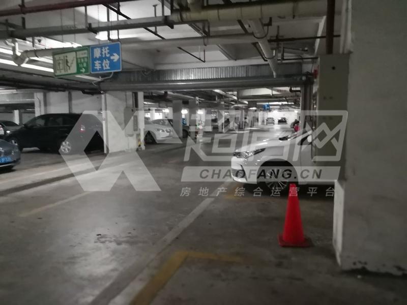明日华府出租房卧室