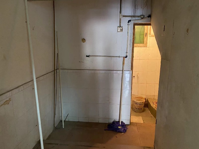 近良居委会出租房客厅