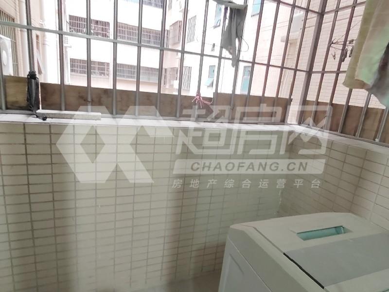 景汇名都出租房阳台