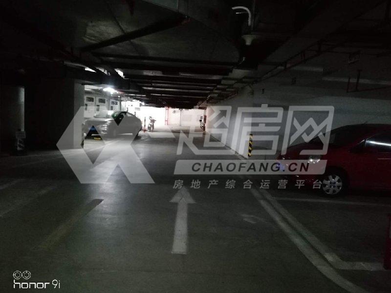 伦教保利中央公园出租房卧室