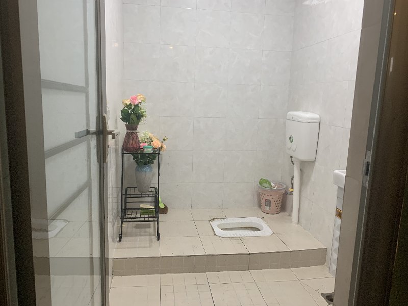 勒流碧桂园出租房厨房及卫生间