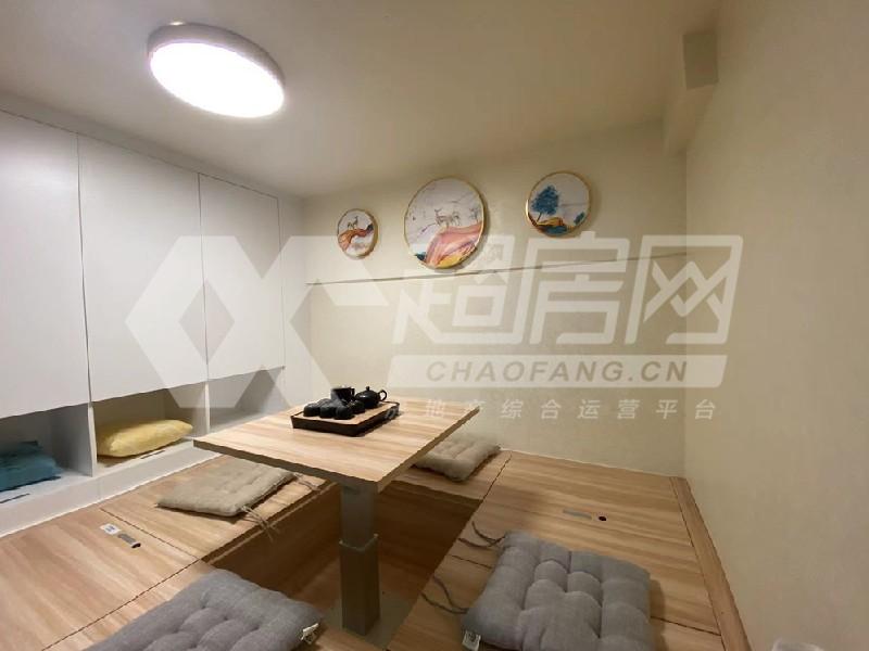 保利中悦公寓出租房书房