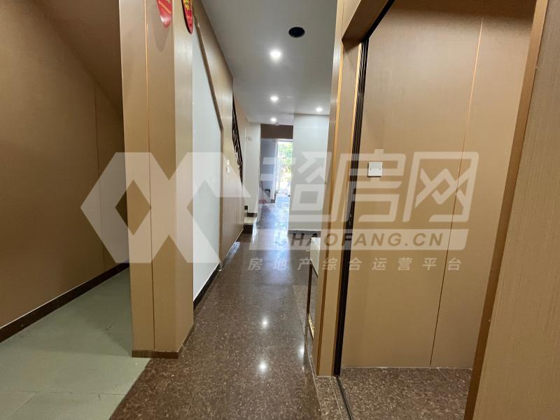 东林美域出租房卧室