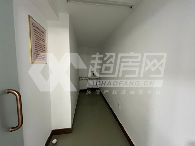 东林美域出租房卧室