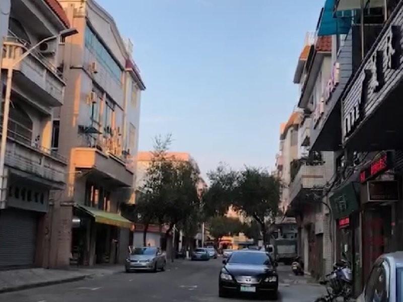 升平居委会出租房客厅