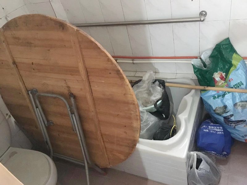 连平花园出租房书房