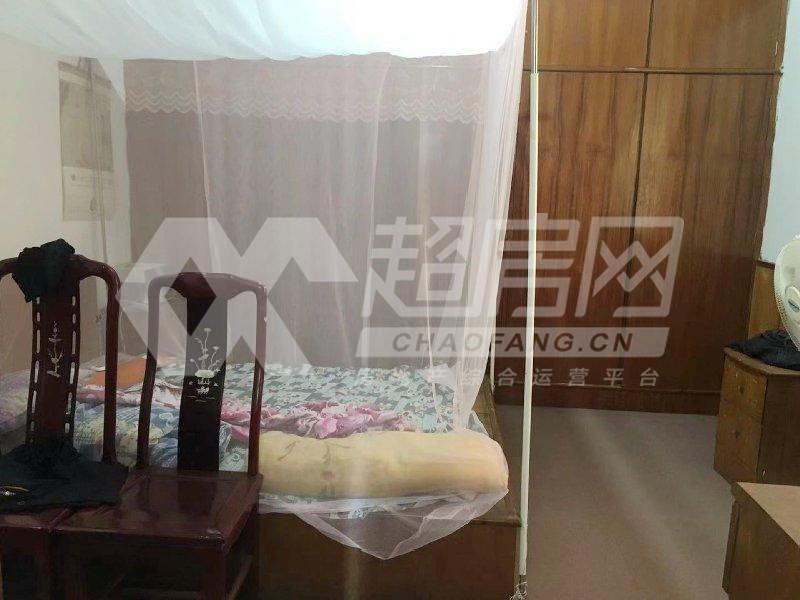 连平花园出租房卧室