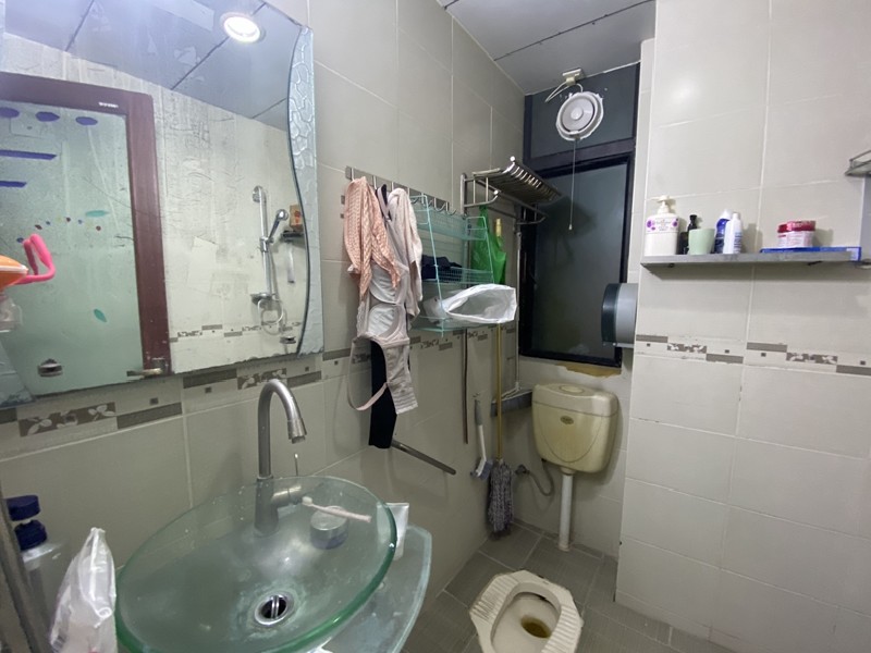 嘉信城市花园三期出租房厨房及卫生间