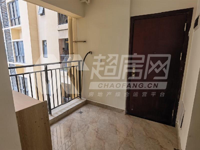 金域天下出租房阳台