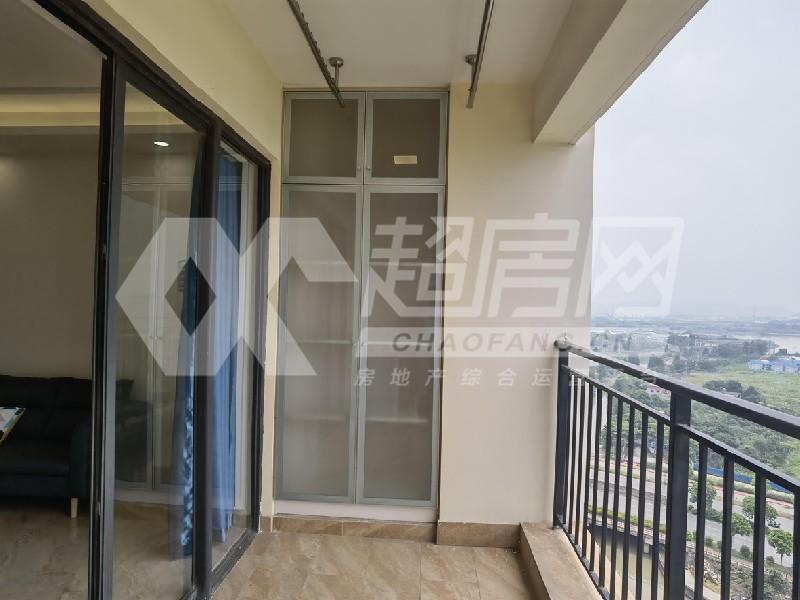 金域天下出租房露台