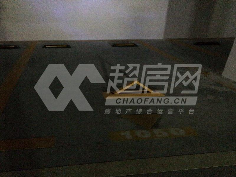 保利中汇花园出租房卧室