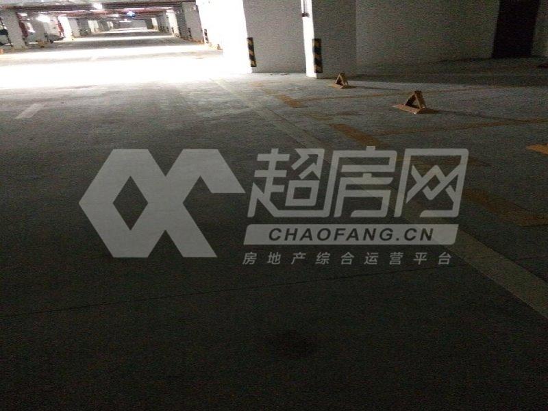 保利中汇花园出租房卧室